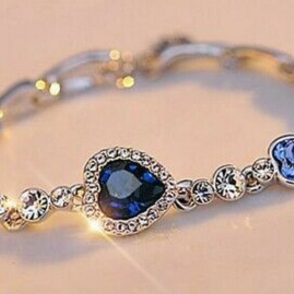 Gorgeous Silver Heart Blue Crystal Bangle Bracelet - Picture 5 of 6